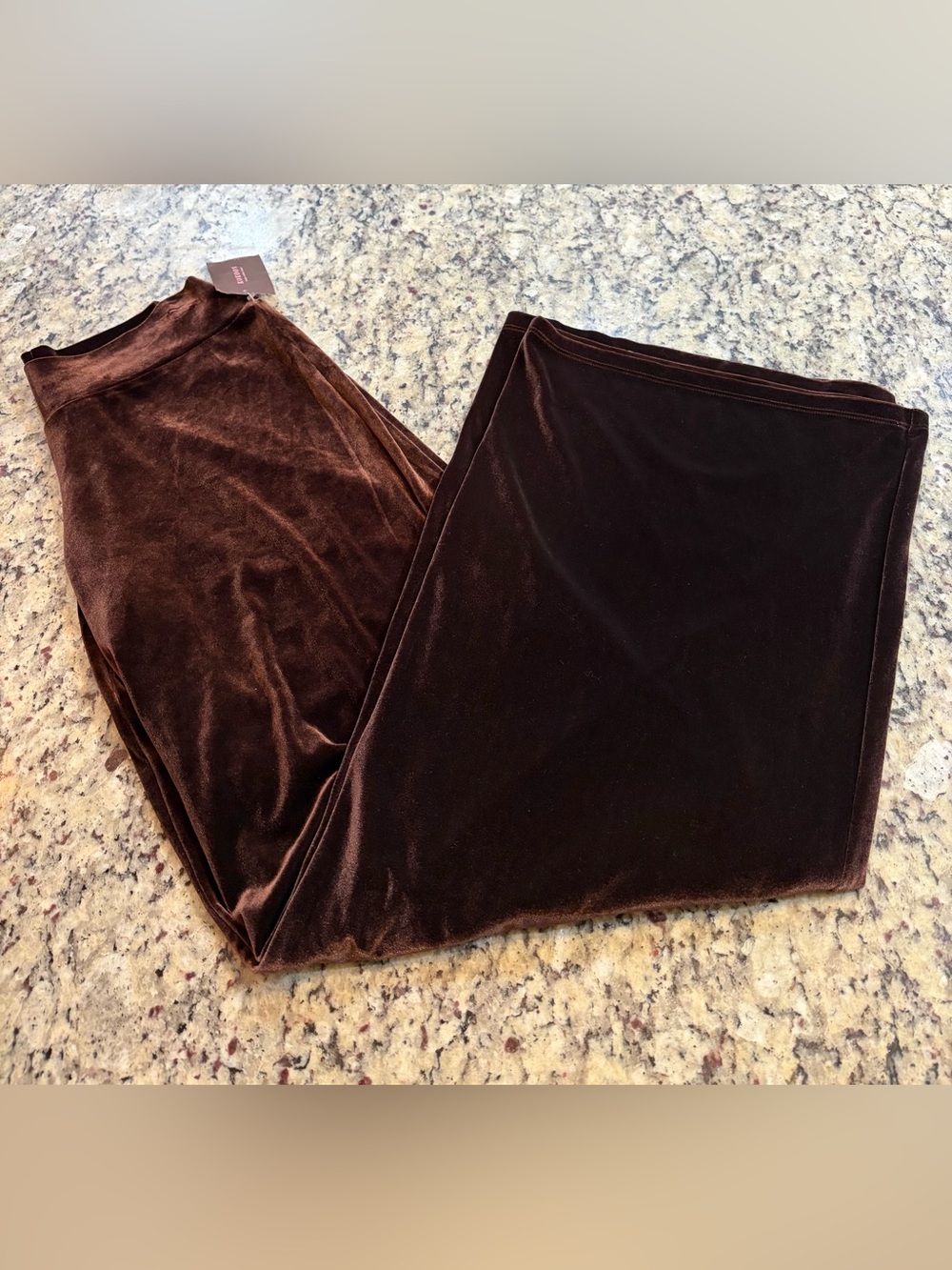 Wide-Leg Velvet Pants in Deep Brown